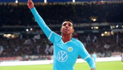 678体育官方网站- 沙尔克04降级危机缓解，高层承诺加大引援投入  