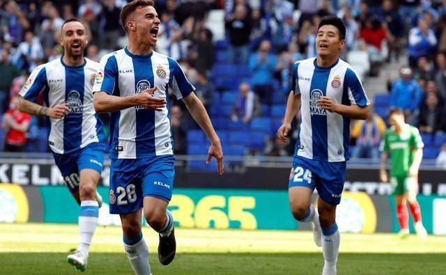 兰斯保级形势仍严峻,虽全力拼搏仍不敌强敌处境危险